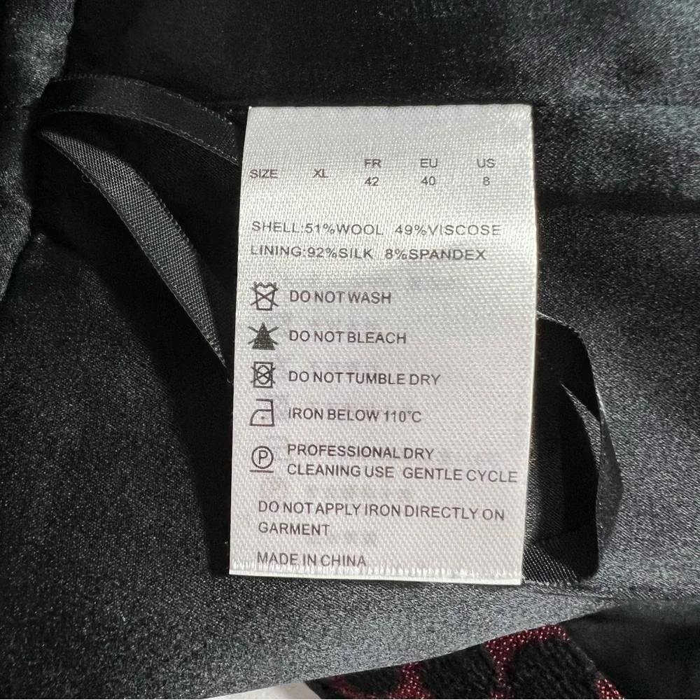 Eve by Eve's Red Black Silk Wool Pleated Shorts Size 8